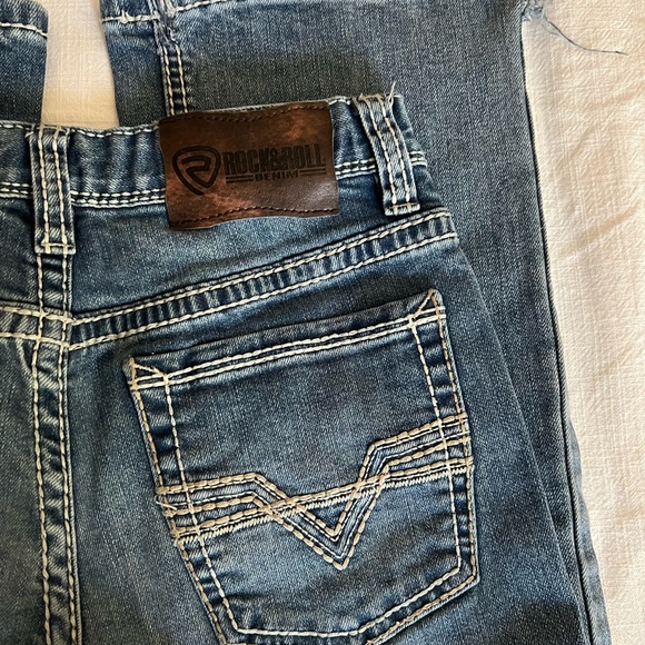 314.ROCK & ROLL DENIM BOYS' LIGHT WASH VINTAGE BOOTCUT JEANS - Picture 5 of 8